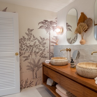 bathroom-1-apt-viewstar-track1