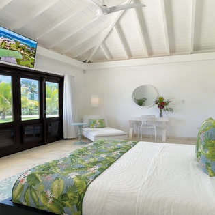 bedroom-4-le-bleu-track1