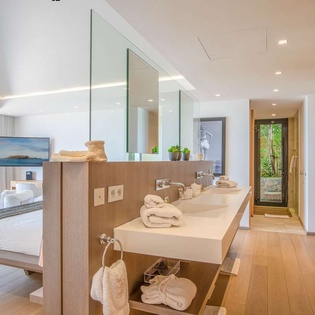 Bathroom at WV BST, Lurin, St. Barthelemy