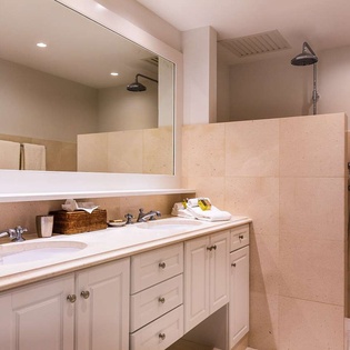 Bathroom at WV ACI, Flamands, St. Barthelemy