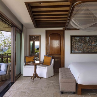 sun-room-3-great-house-track27