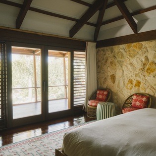 bedroom-1-the-catch-track5