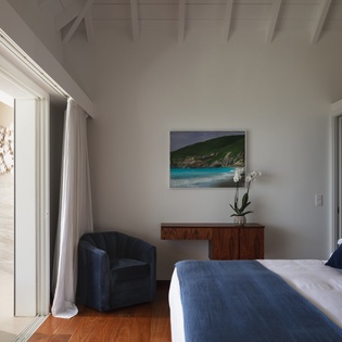 bungalow-guest-bedroom3-hvhh-track1