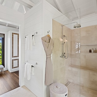 bathroom-2-sixieme-sens-track2
