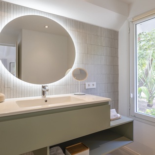 bathroom-2-les-sables-track1