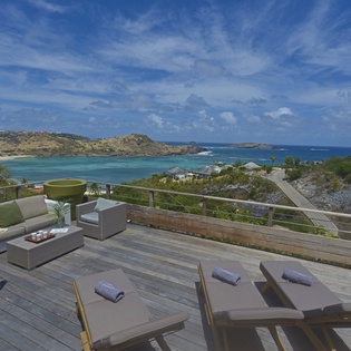 exterior-1-lagon-estate-track5