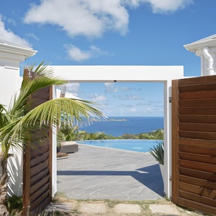 mudroom-entryway-ellede-track2