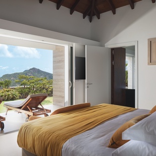 bungalow-guest-bedroom2-hvhh-track1
