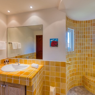 bedroom-1-terre-azure-track1