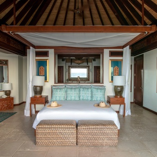 bedroom-1-bali-cliff-track2