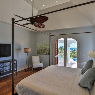 18-Beauvoir-Bedroom1