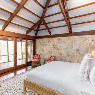 bedroom-1-the-catch-track1