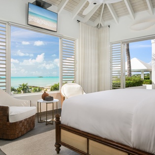 bedroom-1-twin-palms-track1