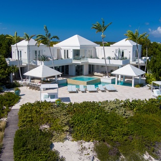 outside-view-lidija-house-at-the-pearls-track1