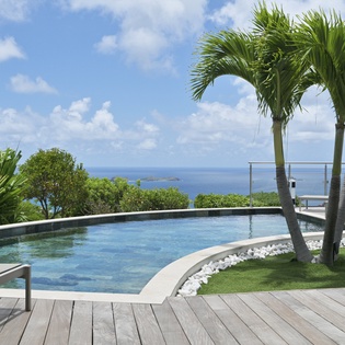 exterior-1-villa-marris-track1