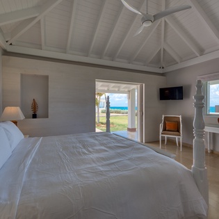 bedroom-1-casa-cervo-track2