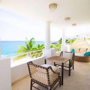 Terrace at PIE BAH, Beachfront/Cupecoy, St. Martin