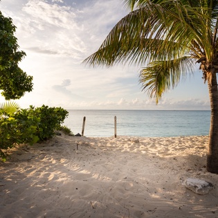 beach-view-beach-enclave-the-reserve-villa-2-track2