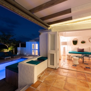 exterior-nightly-3-casa-dolce-track4