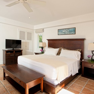 bedroom-3-la-hacienda-track2