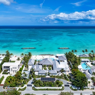 outdoor-view-footprints-track1