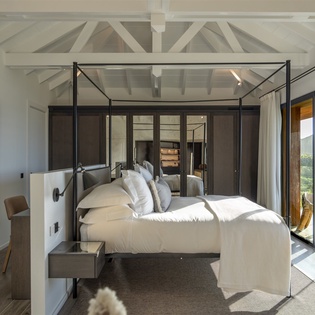 bedroom-1-maud-track3