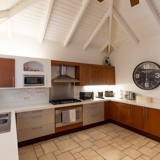kitchen-villa-sea-vous-play-track3