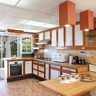 21-LesZephyrs-Kitchen