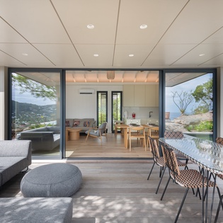 exterior-nanou-track6