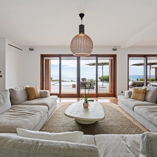 living-and-dining-room-sixieme-sens-track1