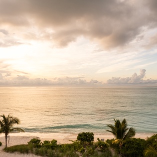 beach-view-beach-the-reserve-villa-1-track1