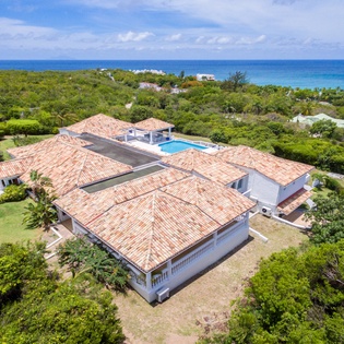 exterior-la-bella-casa-track1