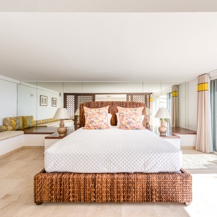 bedroom-5-la-dacha-track1