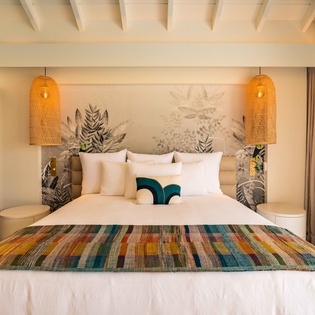 guest-bedroom1-quartz-track2