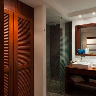 Bathroom at WV IDS, Pointe Milou, St. Barthelemy