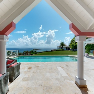 exterior1-mustique-track4