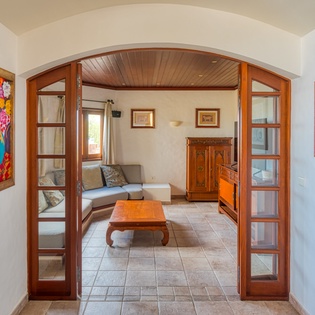 living-room-terre-azure-track2
