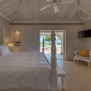 bedroom-2-casa-cervo-track2