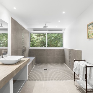bathroom-3-palm-bay-track7