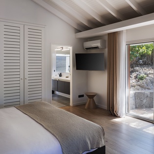 bedroom-1-avalon-track1