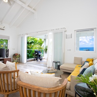 living-room-blue-sailing-track3