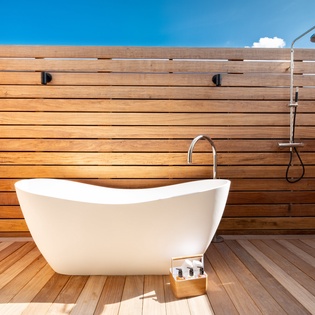 bathroom-1-villa-bristol-breeze-track4