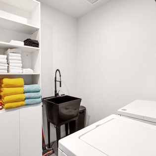 laundry-reve-noir-track1