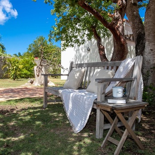 11-Jasper-OutdoorSeating