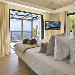 bedroom-1-davalia-track1