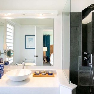 Bathroom at PIE LIB, Beach Side/Baie Rouge, St. Martin