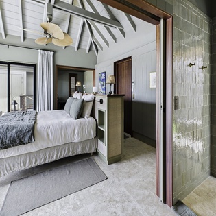 bedroom-clyde-track2