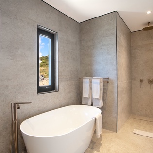 bathroom-4-aqua-vista-track4