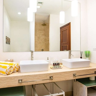 Bathroom at PIE FAR, Beachfront/Cupecoy, St. Martin