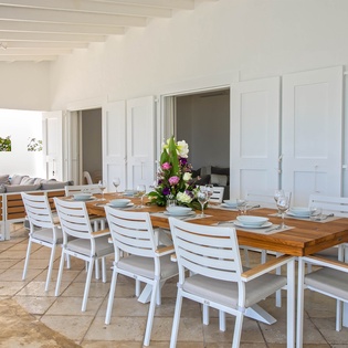 outdoor-dining-amethyst-track2